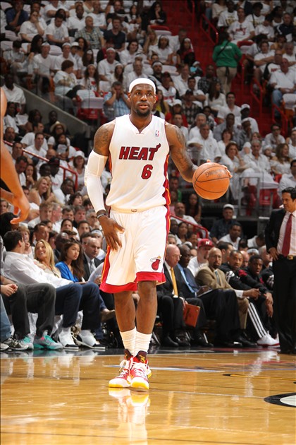 与底盘一体 与底盘一体